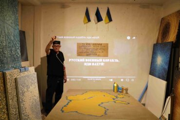 Eesti kunstnik Siim-Tanel Annus maalib Ukraina heaks